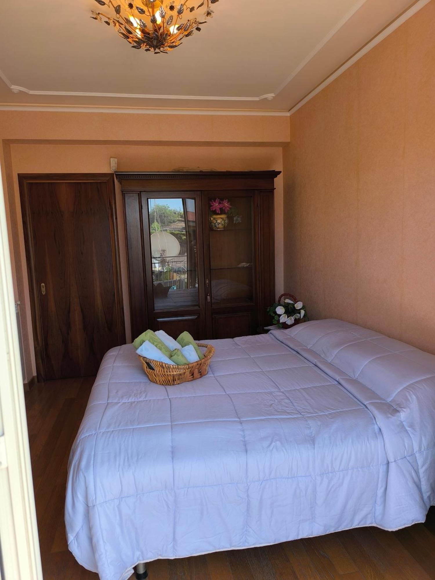 Bed & Breakfast Kalinka Bed and Breakfast Motta SantʼAnastasia Exterior foto